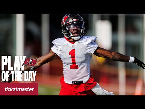 Jaelon Darden Makes One Handed Catch | Play of the Day