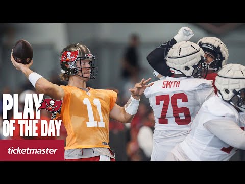 Blaine Gabbert Throws Deep Ball to Kyle Rudolph | Play of the Day