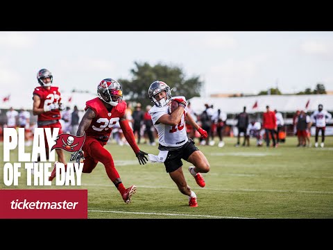 Tom Brady Throws Deep Pass to Scotty Miller | Play of the Day