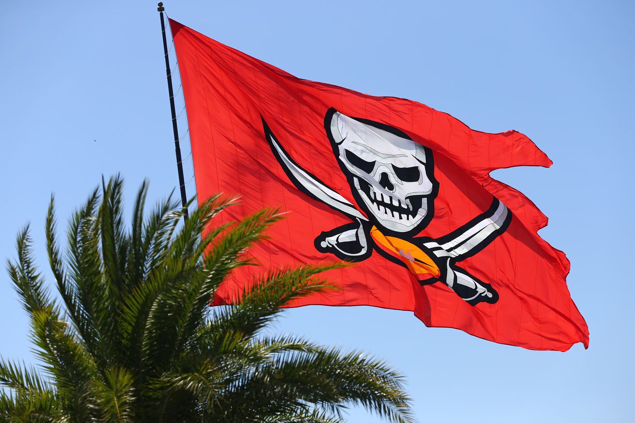 NFL: Tom Brady Signs-Tampa Bay Bucs