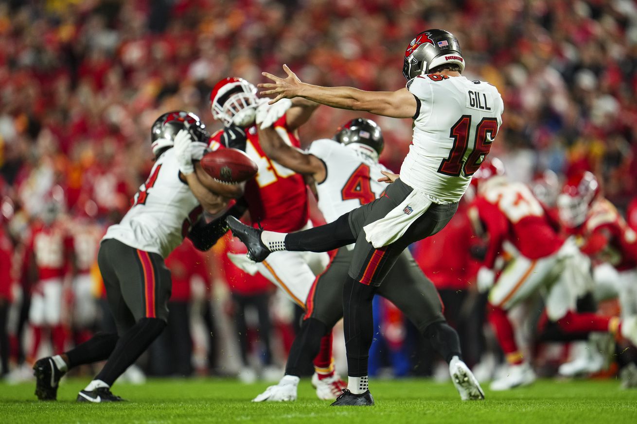 Tampa Bay Bucs v Kansas City Chiefs