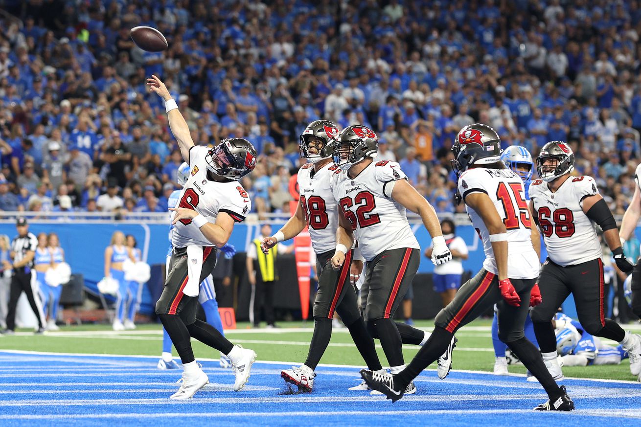 Tampa Bay Bucs v Detroit Lions